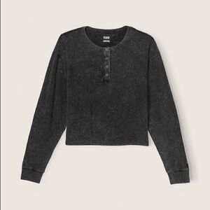 Cropped Long Sleeve Campus Henley T-Shirt